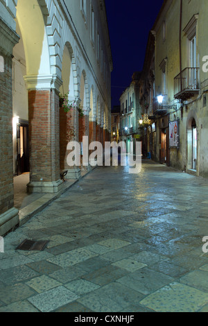 L'Italie, Campanie, Sant'Agata de' Goti, centre historique de nuit Banque D'Images