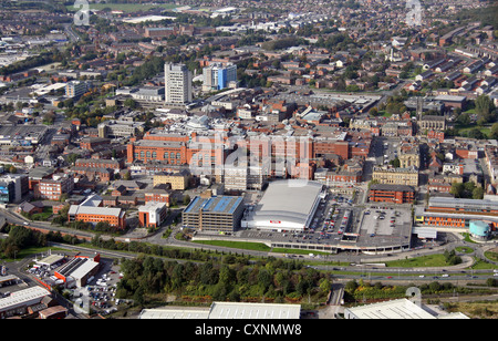 Vue aérienne du centre-ville d'Oldham Banque D'Images