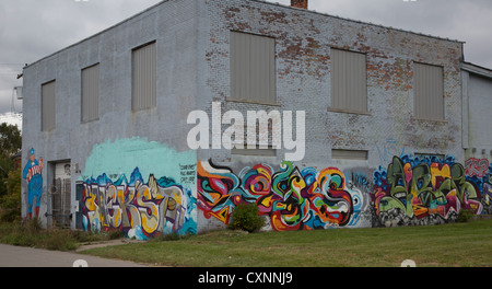 Street art sur un bâtiment abandonné à Detroit Banque D'Images
