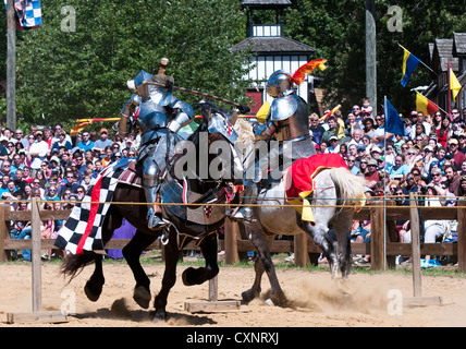 Joutes chevaliers à cheval à la Maryland Renaissance Festival/foire à Annapolis Maryland Banque D'Images