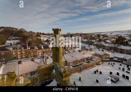 Osmotherley Village en hiver de St Peter's Church Tower North Yorkshire Angleterre Banque D'Images