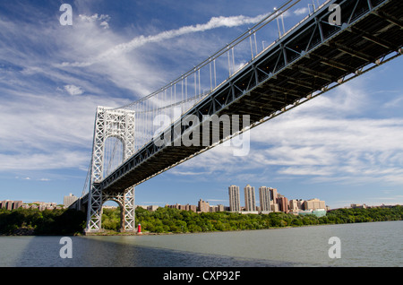 New York, New York, l'Hudson. George Washington Bridge et Petit phare rouge aka Jeffrey's Hook La lumière c.1889. Banque D'Images