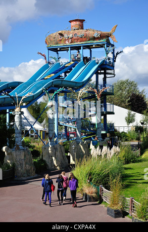 Profondeur de l'eau 'DCharge' ride, parc à thème Thorpe Park, Chertsey, Surrey, Angleterre, Royaume-Uni Banque D'Images