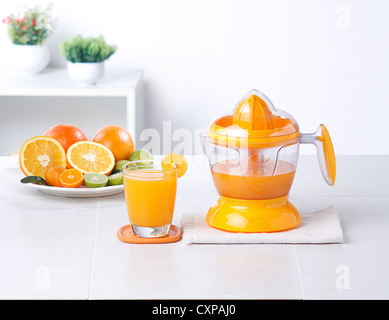 Outil de cuisine mélangeur de jus d'Orange Banque D'Images