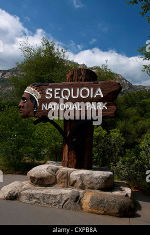 Panneau d'entrée à Sequoia National Park, Californie, États-Unis d'Amérique Banque D'Images