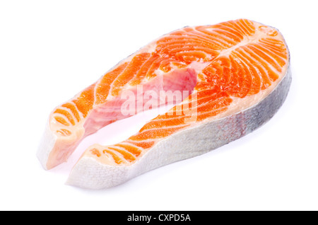 Pavé de saumon frais sur fond blanc Banque D'Images