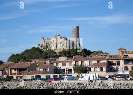 Le village de Gruissan vu du point de vue de la Tour Barberousse (Aude - France). Le village de Gruissan (Aude). Banque D'Images