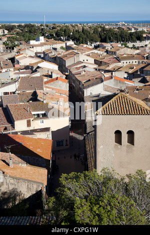 Le village de Gruissan vu du point de vue de la Tour Barberousse (Aude - France). Le village de Gruissan (Aude). Banque D'Images