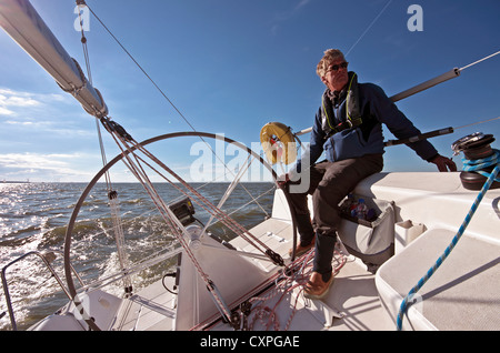 La voile sur l'IJsselmeer aux Pays-Bas Banque D'Images