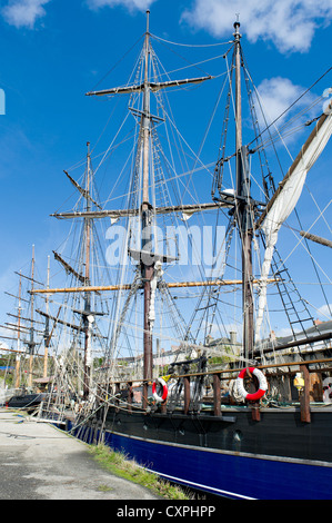 De grands navires à quai à Port de Charlestown à Cornwall Banque D'Images