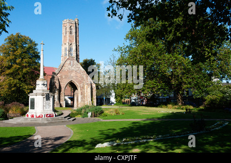 Greyfriars Tower et le jardin, King's Lynn, Norfolk. La tour en vedette dans le programme de la BBC "restauration". Banque D'Images