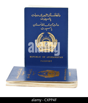 Passeport de la République d'Afghanistan isolated on white Banque D'Images