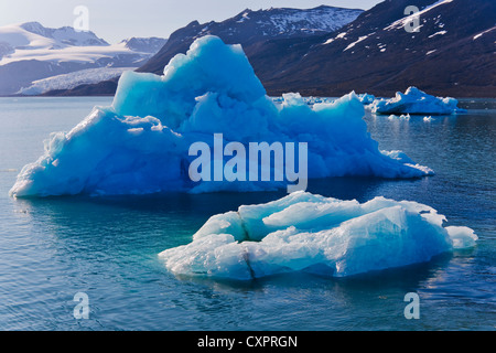 Iceberg dans l'océan Arctique, Spitzberg, Norvège Banque D'Images