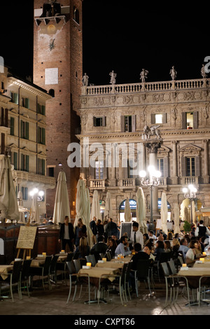 La Piazza del Erbe, Vérone, Italie Banque D'Images