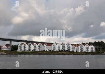 Les immeubles à appartements dans le port de Stavanger, Norvège Banque D'Images