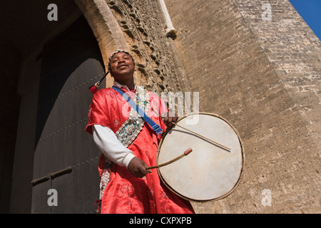 Batteur berbère à Chella, une ancienne colonie romaine, Rabat, Maroc Banque D'Images