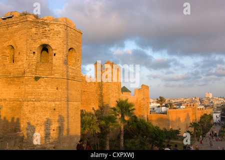 Mur extérieur de jardins andalous, la Kasbah des Oudaias, Rabat, Maroc Banque D'Images