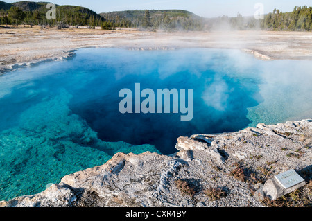 Piscine saphir, sable noir et biscuit Basin, Parc National de Yellowstone, Wyoming, USA Banque D'Images