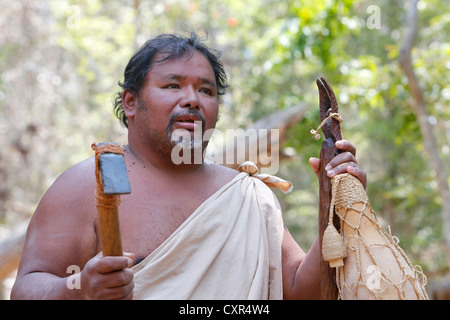 Constructeur du canot à un "Vivre l'histoire", conférence, école de Hawaii Volcanoes National Park, Big Island, USA *** Modèle Limited Release - Banque D'Images
