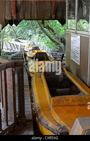 Charme morbide de l'abandon de l'eau blanc dans l'ancien Berlin Spreepark amusement park, anciennement connu sous le nom de Kulturpark Banque D'Images