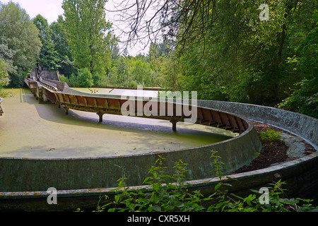 Charme morbide de l'abandon de l'eau blanc dans l'ancien Berlin Spreepark amusement park, anciennement connu sous le nom de Kulturpark Banque D'Images