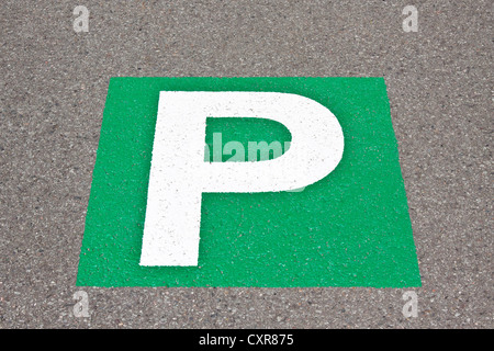 Green parking sign, parking uniquement pour les véhicules électriques Banque D'Images