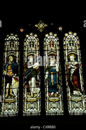 STAMFORD, LINCOLNSHIRE ; VITRAIL VICTORIEN DANS L'ÉGLISE ALL SAINTS (STS. Josué,MIRIAM,SAMUEL ET HANNAH) Banque D'Images