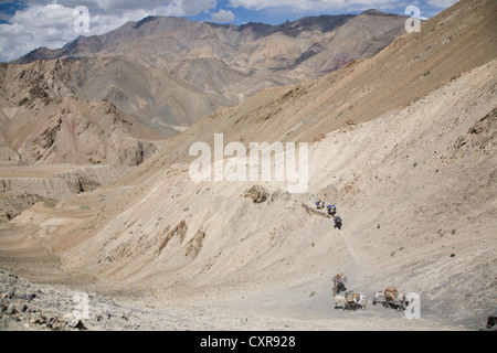 Trekking dans l'Himalaya Indien Banque D'Images