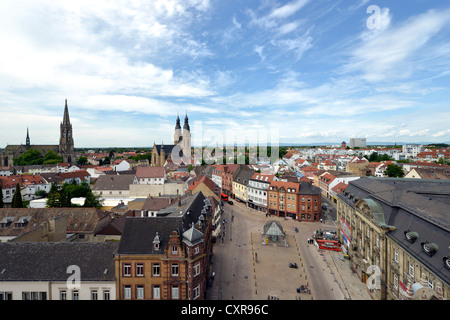 Vue de l'église et de l'Sankt-Josephs Gedaechtniskirche-Kirche, église, église Josephskirche comme vu Altpoertel fom gate, Speyer Banque D'Images