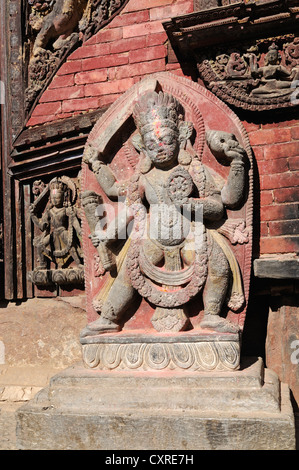 Statue d'un temple de Changu Narayan, gardien, Site du patrimoine mondial de l'UNESCO, Vallée de Kathmandou, Népal, Asie Banque D'Images