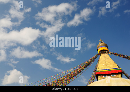 Bodnath Stupa avec les drapeaux de prières, Katmandou, Katmandou, Népal, Asie Banque D'Images