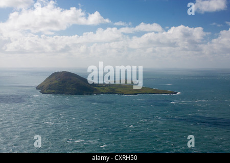 Bardsey Island Ynys Enlli Isle de 20 000 Saints vue aérienne Péninsule Llŷn Gwynedd North Wales UK Banque D'Images