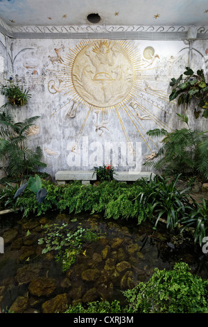 Temple du Soleil, La Mortella, jardins méditerranéens de Sir William Walton, Forio, l'île de Ischia, dans le golfe de Naples, Campanie Banque D'Images