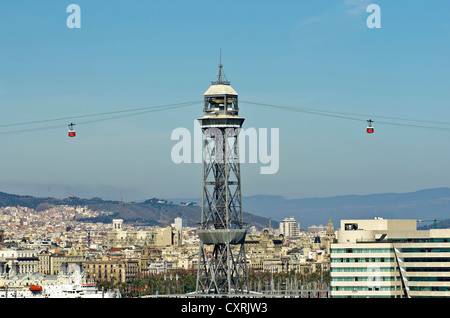 Les voitures de câble entre le port et la montagne de Montjuïc, Barcelone, Catalogne, Espagne, Europe Banque D'Images