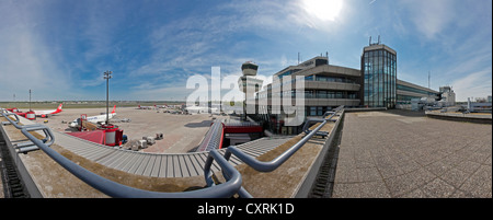 Vue panoramique sur l'aéroport de Tegel : 'Otto Lilienthal', 38 ans, avant sa fermeture définitive en juin 2012, Banque D'Images