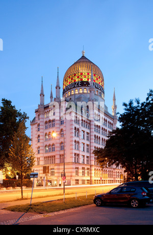 Yenidze building, un ancien bâtiment de l'usine de cigarettes, construit dans le style d'un oriental mosquée, aujourd'hui un immeuble de bureaux et Banque D'Images