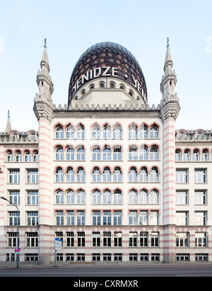 Yenidze building, un ancien bâtiment de l'usine de cigarettes, construit dans le style d'un oriental mosquée, aujourd'hui un immeuble de bureaux et Banque D'Images