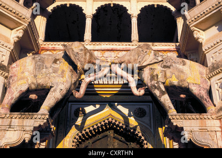 La porte de l'éléphant, Hathi Pol, le palais de Bundi, Bundi, Rajasthan, Inde, Asie Banque D'Images