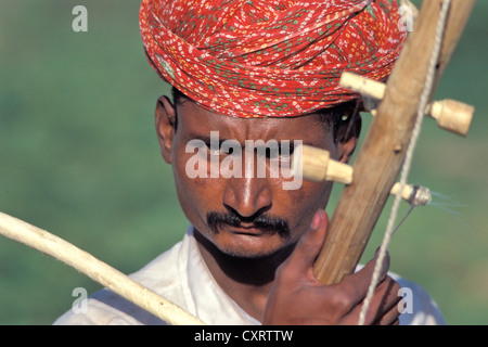 Musicien avec un turban, portrait, Jodhpur, Rajasthan, Inde, Asie Banque D'Images