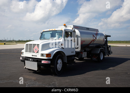 Avfuel chariot d'alimentation en carburant de l'aviation à l'aéroport international de key west petites touches floride usa Banque D'Images