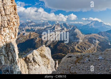 Vue du mont Lagazuoi, 2778 mètres, Col Falzarego, Dolomites, Italie, Europe Banque D'Images