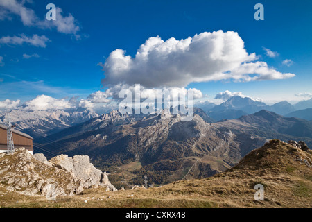 Vue depuis la montagne Lagazuoi, 2778 m, Col Falzarego, Dolomites, Italie, Europe Banque D'Images