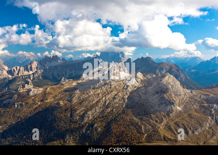 Vue depuis la montagne Lagazuoi, 2778 m, Col Falzarego, Dolomites, Italie, Europe Banque D'Images