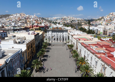 Vue sur la place Plaza Santa Ana vers Casas Consistoriales, Hôtel de Ville, Centre historique de la ville de Las Palmas Banque D'Images