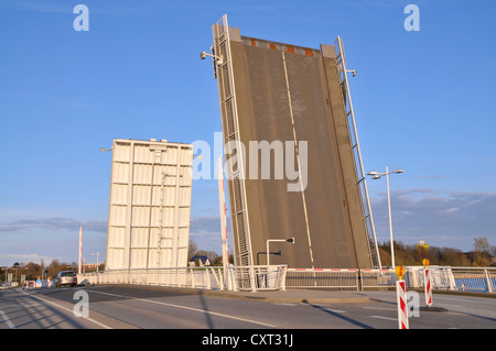 Pont à bascule sur la rivière Schlei à Kappeln, Schleswig-Holstein, Allemagne, Europe Banque D'Images