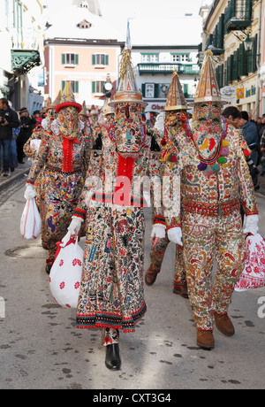 Les gens qui portent des costumes, Flinserl les chiffres du printemps de l'Ausseer Carnival Carnival, à Bad Aussee, Ausseerland Salzkammergut, Banque D'Images