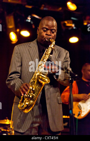 L'American funk et soul jazz saxophoniste Maceo Parker en live à l'Schueuer, Lucerne, Suisse, Europe Banque D'Images