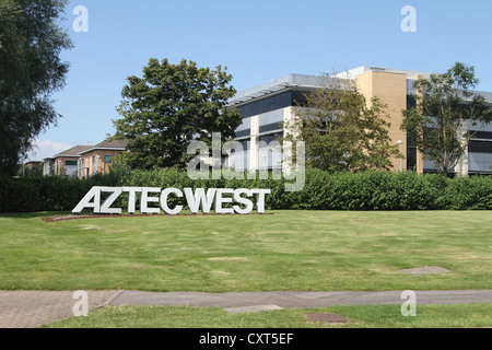 Aztec West, panneau à l'entrée de la zone d'affaires Banque D'Images