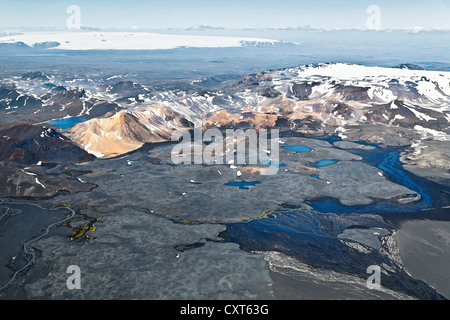 Vue aérienne, montagnes, lacs et glaciers des Hauts Plateaux du centre de l'Islande, Langjoekull glacier à l'arrière, l'Islande, de l'Europe Banque D'Images