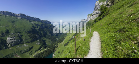 Schrennenweg sentier de randonnée, plage de l'Alpstein, Canton de St Gallen, Suisse, Europe Banque D'Images